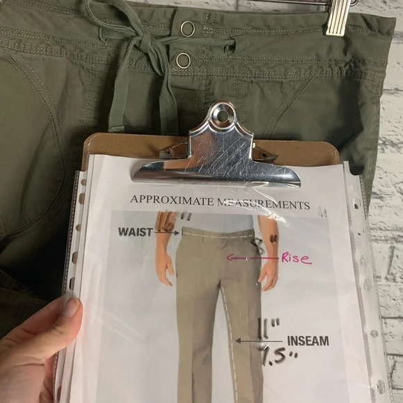 Nike Y2K Women’s Bermuda Cargo Shorts Convertible Green Size Small  100% Cotton - Picture 13 of 13